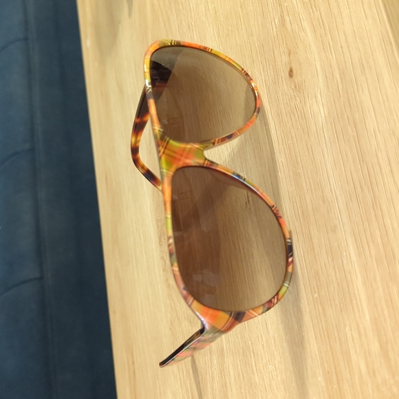 Tommy Hilfiger Fashion Sunglass - Picture 5 of 6